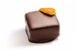 Апельсиновый марципан в горьком шоколаде ручной работы